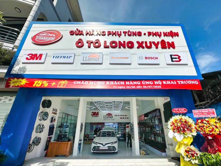 TƯNG BỪNG KHAI TRƯƠNG CỬA HÀNG PHỤ KIỆN, PHỤ TÙNG Ô TÔ LONG XUYÊN