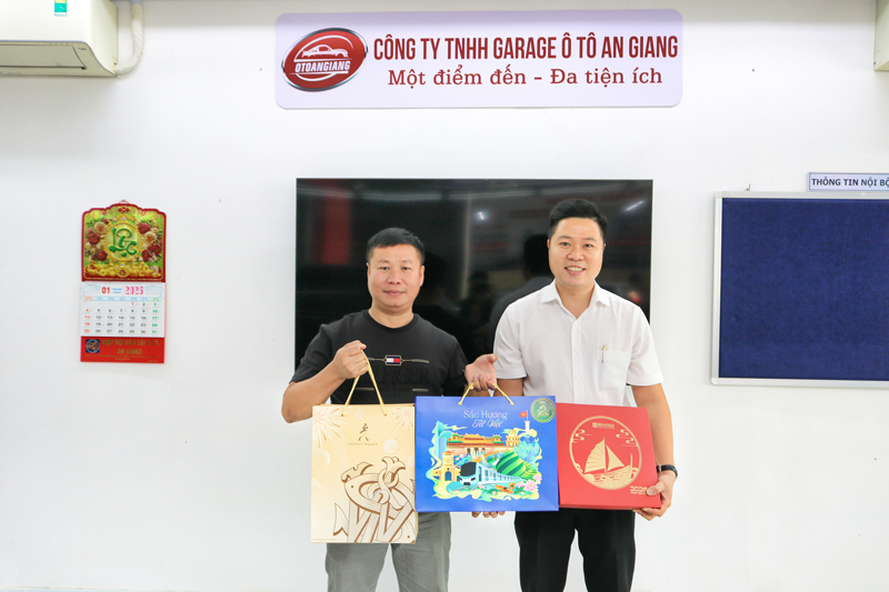 Khắc Trung Auto & Garage Ô Tô An Giang: Nâng Tầm Đẳng Cấp Độ Đèn Ô Tô Miền Tây